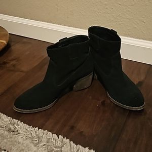 Black mid bootie. Supper cute. Not worn much. In great condition.